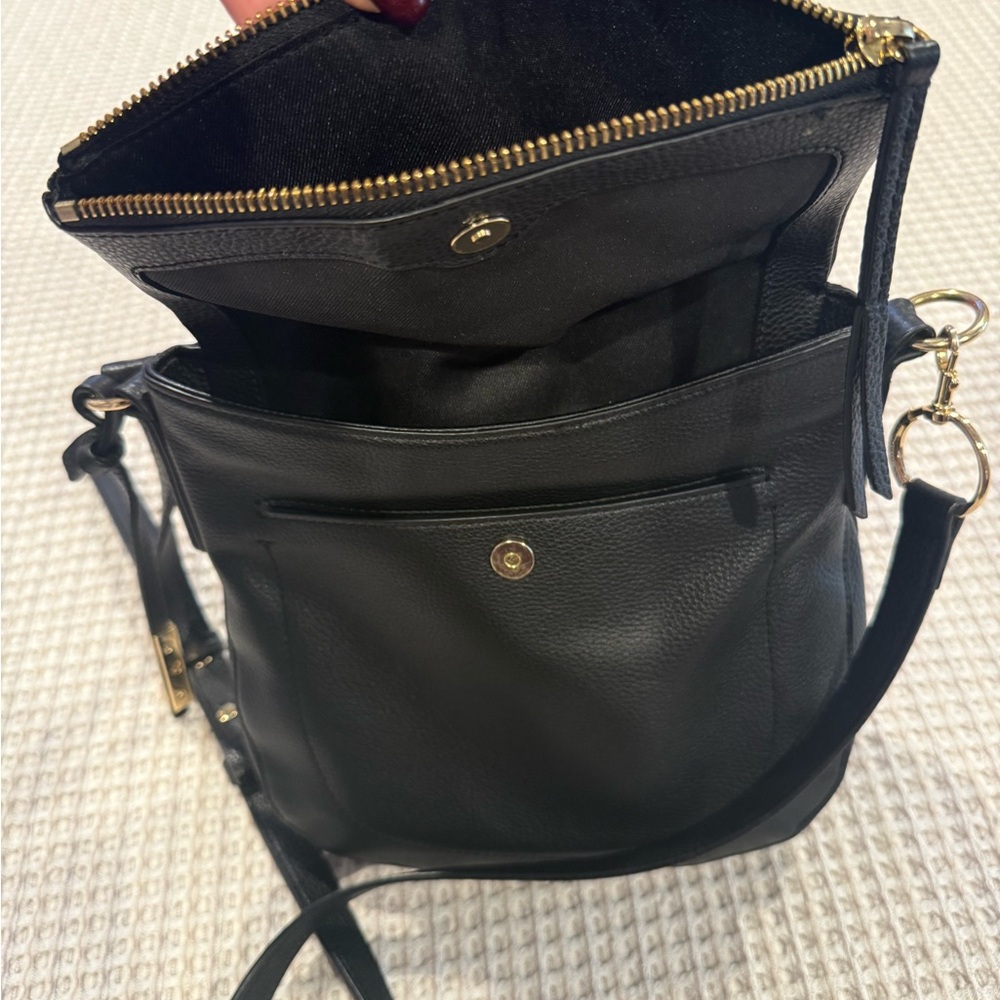 Vince Camuto crossbody leather bag! - Picture 4 of 7